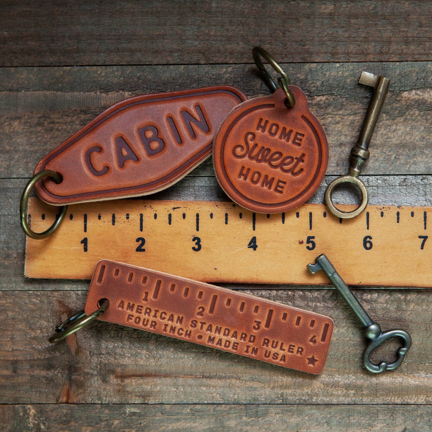 Beer Run Leather Keychain Circle
