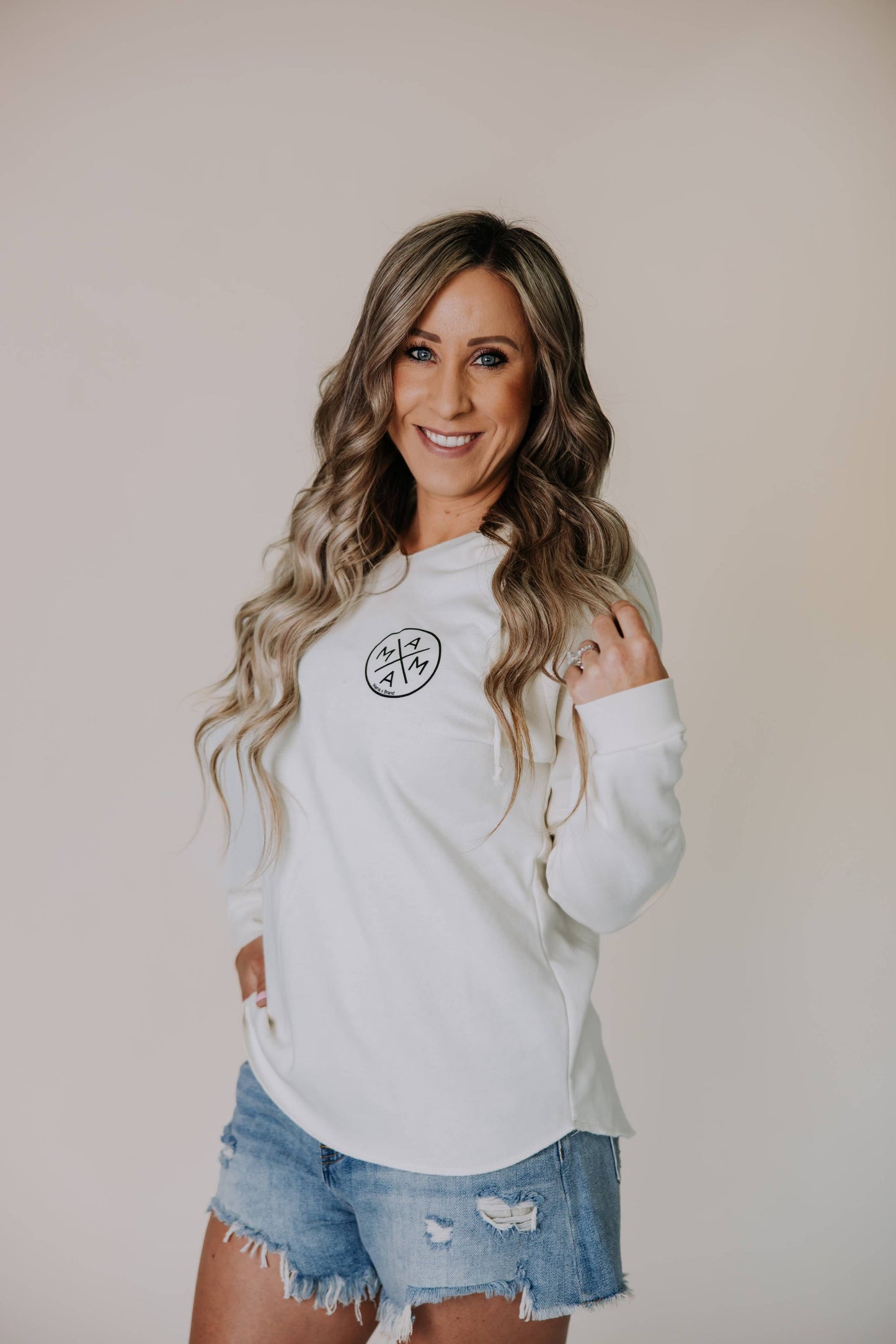 MAMA X™ SWEATSHIRT - CREAM